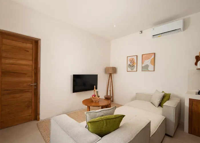 Cozy New 2 Bdr Close To * ウルワツ
